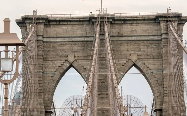 Prakt av Brooklyn Bridge, New York City — Stockfoto