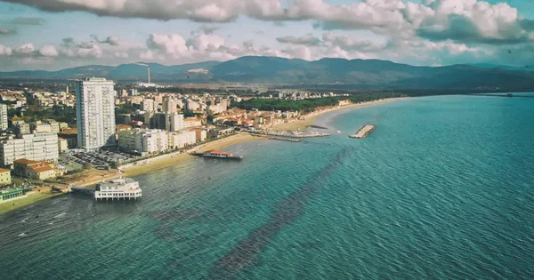 Panoramische luchtfoto van de kust van Follonica-Italië — Stockfoto