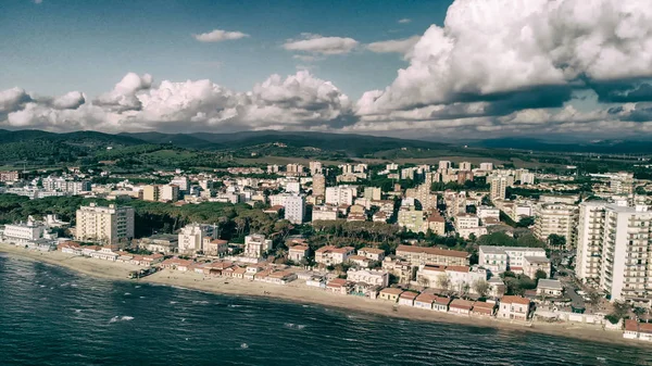 Vista aérea panorámica de la costa de Follonica - Italia — Foto de Stock