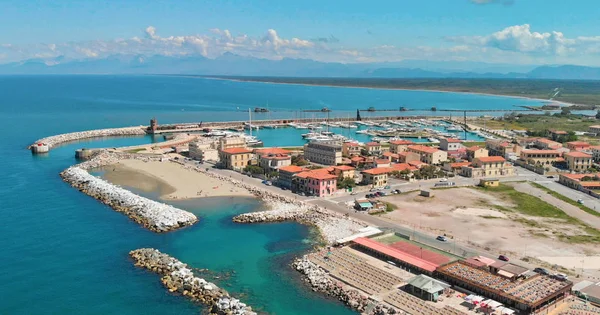 Panorama utsikt över hamnen i Marina di Pisa, Italien — Stockfoto