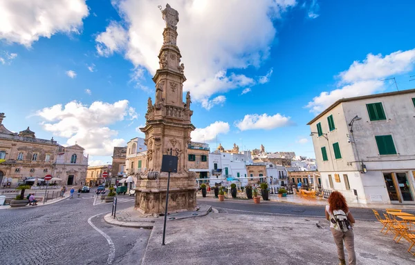 POLIGNANO A MARE, ITALY - SEPTEMBER 16, 2014: Tourists visit the — Stock Photo, Image