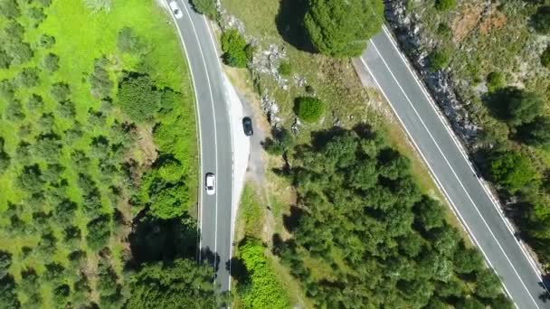 Imágenes Escénicas Carretera Montaña Con Coches — Vídeo de stock