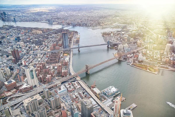 New York City från helikopter synvinkel. Brooklyn, Manhattan — Stockfoto