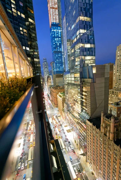 Arranha-céus incríveis no centro de Manhattan, vista aérea do telhado — Fotografia de Stock