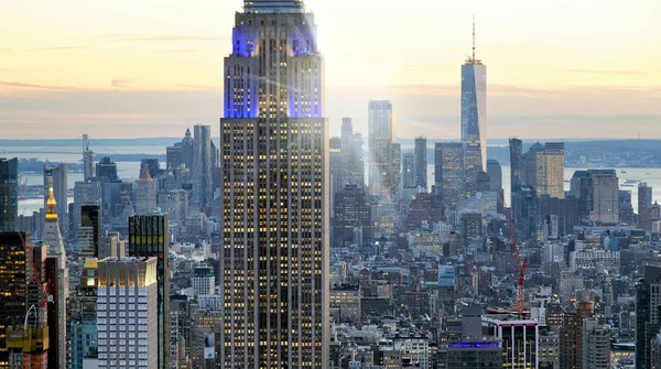 Skyline of Manhattan at duk, New York City aerial view — Stock Photo, Image