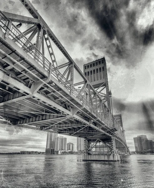 John T. Alsop Jr. Bridge in Jacksonville, Fl. Es ist ein Brücken-Kro — Stockfoto