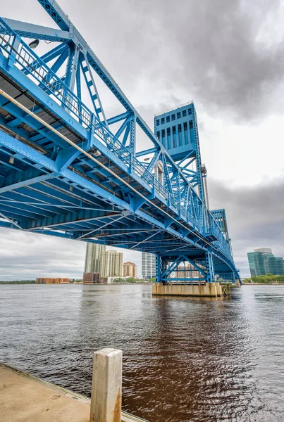 Jacksonville, FL 'de John T. Alsop Jr. Köprüsü. Bu bir köprü Cro — Stok fotoğraf
