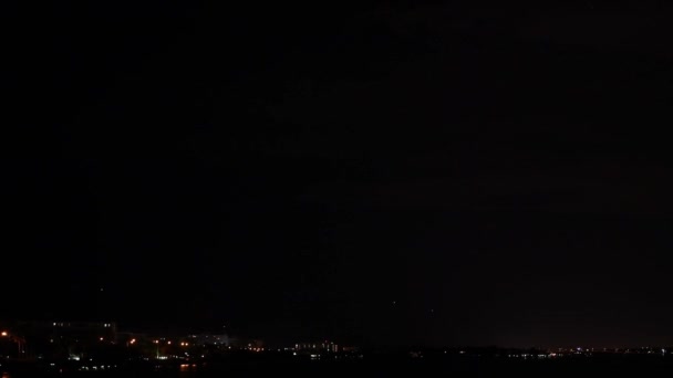 Szenische Aufnahmen Von Donner Blitzt Nachthimmel Über Der Stadt — Stockvideo