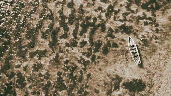 Vista aérea aérea de la playa y los barcos —  Fotos de Stock