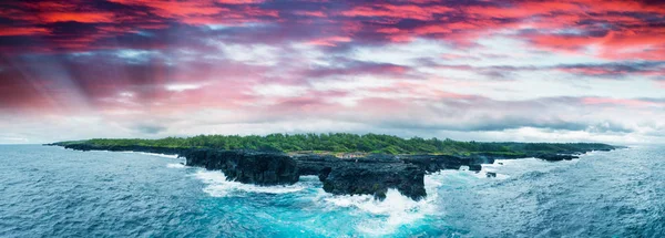 Vista aérea panorámica de Pont Naturel en Mauricio. Esta es una na — Foto de Stock