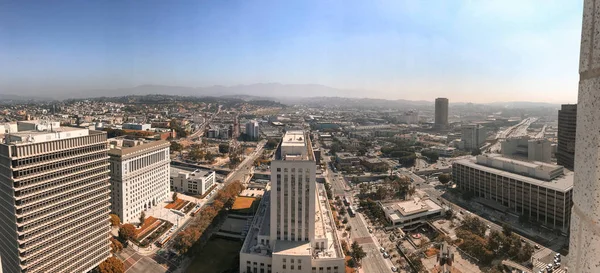 Los Angeles-28 juli, 2017: luchtfoto van de binnenstad op een zonnige — Stockfoto