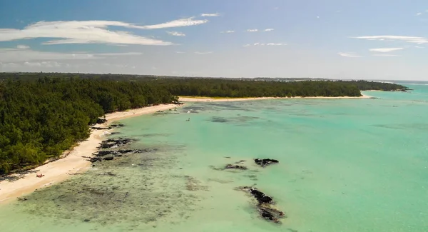 Воздушный вид острова Иль-О-Серф на Маврикии — стоковое фото