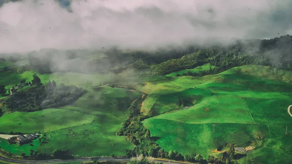 Vista aérea del campo alrededor de Waitomo, Nueva Zelanda — Foto de Stock