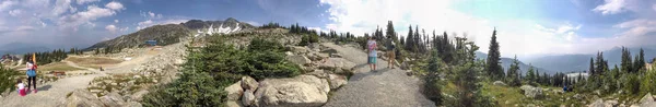 Whistler, Kanada-2017 sierpnia: panoramiczny widok na piękne Whis — Zdjęcie stockowe