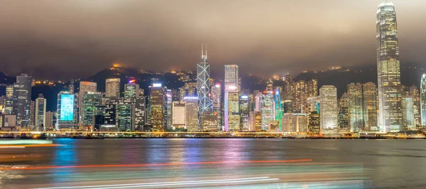 HONG KONG, CHINA - MAY 2014: City skyscrapers from Kowloon at ni — Stock Photo, Image