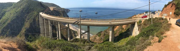 Beautiful panoramic aerial view of Bixby Bridge and surrounding — Stock Photo, Image