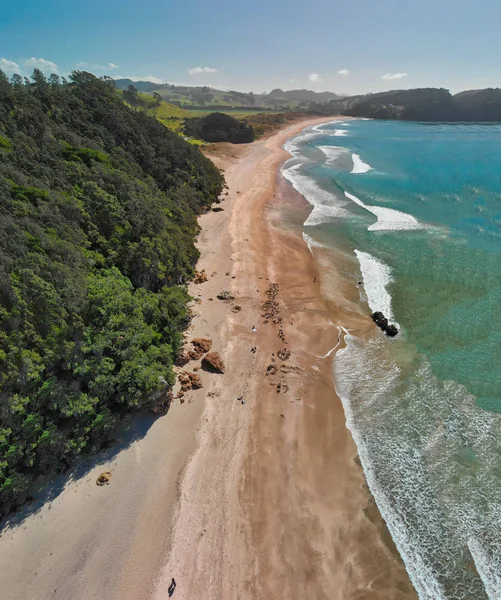 Vista aérea aérea de la playa de agua caliente en Nueva Zelanda Islas del Norte —  Fotos de Stock