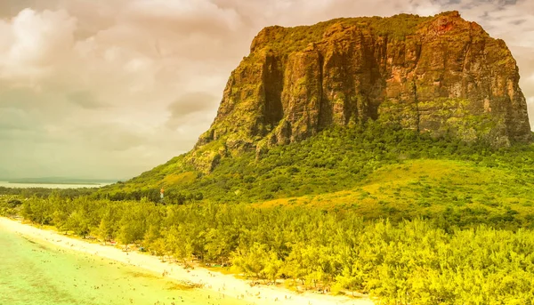 Le Morne Brabant en Mauricio. Vista panorámica aérea de beautifu — Foto de Stock