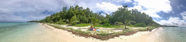 Mauritius-22 april 2019: Belle Mare strand in Mauritius, panor — Stockfoto