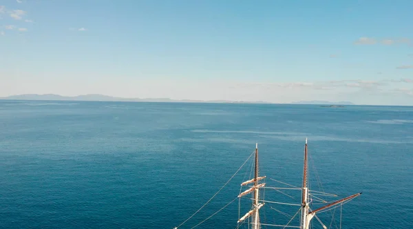 Drive Shaft of old sailing ship, aerial view with ocean — Stok fotoğraf