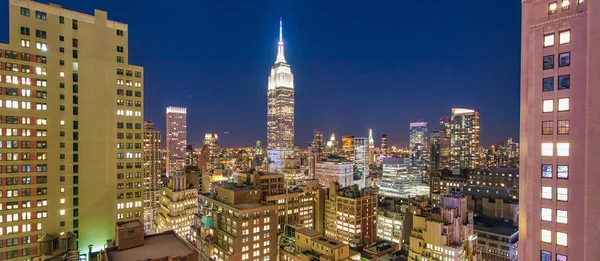 Sonnenuntergang Luftaufnahme der Skyline von Midtown Manhattan aus New York — Stockfoto