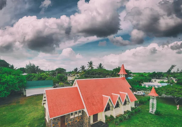 Rote Kirche von Cap Malheureux auf Mauritius — Stockfoto