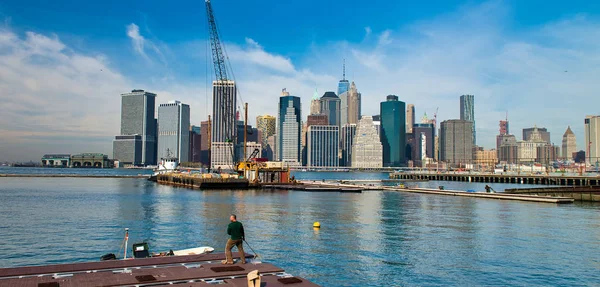 Manhattan belvárosában a Brooklyn Bridge Park, New York City — Stock Fotó