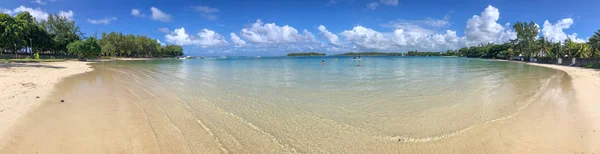 Blauer bucht strand in mauritius, panoramablick — Stockfoto
