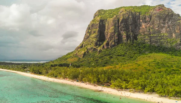 Le Morne Brabant en Mauricio. Vista panorámica aérea de beautifu —  Fotos de Stock