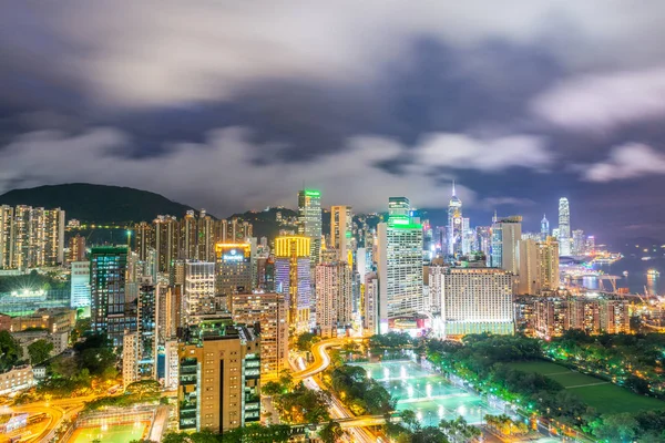 HONG KONG - 4 MAGGIO 2014: Luci dei grattacieli della città, vista aerea — Foto Stock