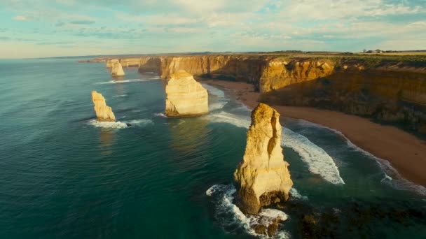 Imágenes Aéreas Escénicas Las Rocas Los Doce Apóstoles Victoria Australia — Vídeos de Stock