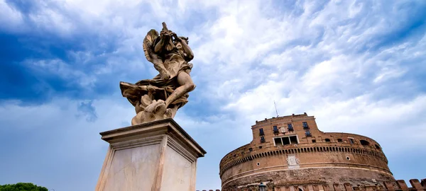 Święty Anioł zamek w słoneczny dzień w Rzymie, Włochy — Zdjęcie stockowe