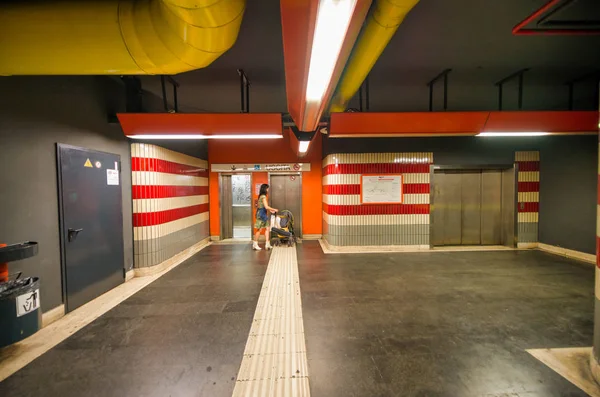 ROME, ITALY - JUNE 2014: Subway station interior. This is a fast — Stock Photo, Image