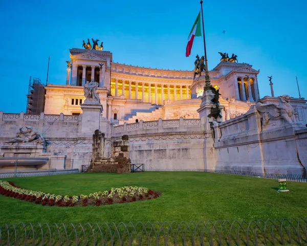 Roma'da geceleri Venedik Meydanı