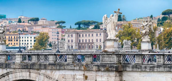 Prachtvolle Brücke über den Tiber, Rom — Stockfoto