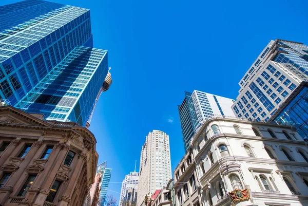 Sydney-18 augusti 2018: stads byggnader i Pitt Street, mot himlen — Stockfoto