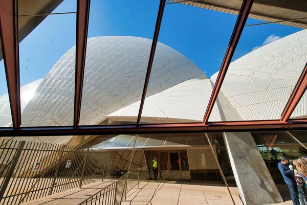 Sydney-20 sierpnia 2018: fasada pięknej Sydney Opera Hou — Zdjęcie stockowe
