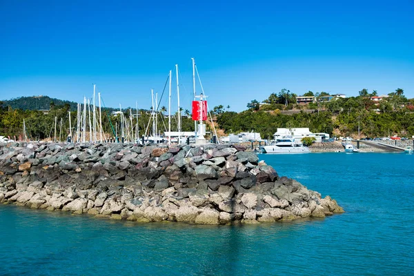 Abell Point Marina Port entrance in Airlie Beach. Queensland, Au — Stock Photo, Image