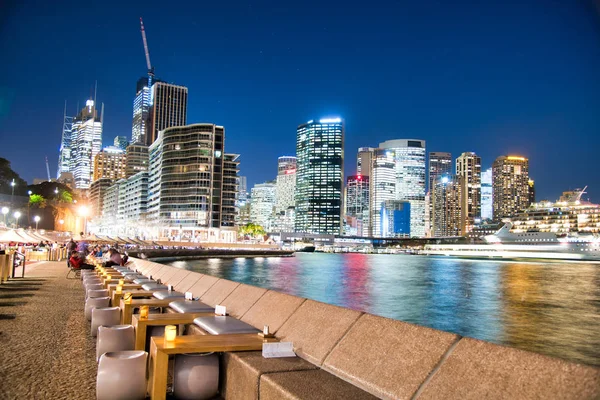 SYDNEY - AUGUST 20, 2018: Amazing night view of Sydney Harbor Br — Stock Photo, Image
