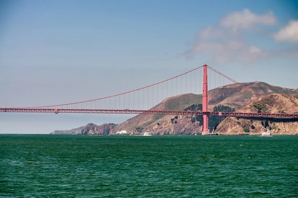 サンフランシスコ 美しい夏の日にゴールデンゲートブリッジ — ストック写真