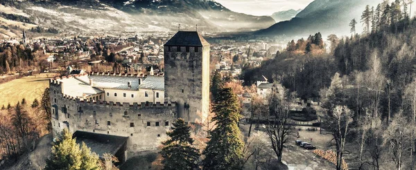 Luftaufnahme Von Schloss Und Tal Lienz Der Wintersaison Österreich — Stockfoto