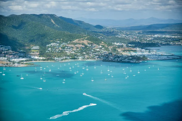 Aerial view of Airlie Beach coastline, Australia — Stock Photo, Image