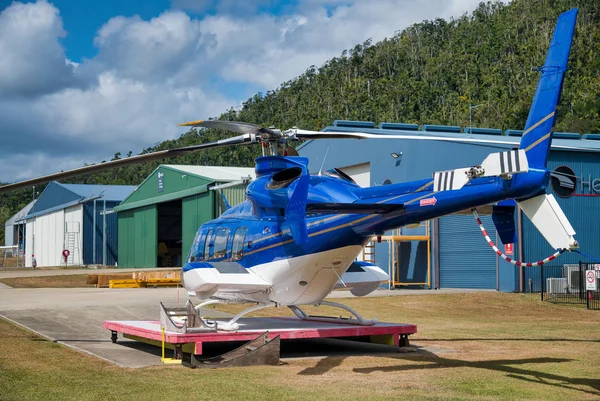 AIRLIE BEACH, AUSTRALIA - 25 de agosto de 2018: Helicóptero en Whitsun — Foto de Stock