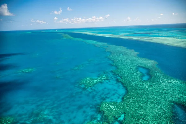 Natural Great Barrier Reef em Queensland. Vista aérea da natureza — Fotografia de Stock
