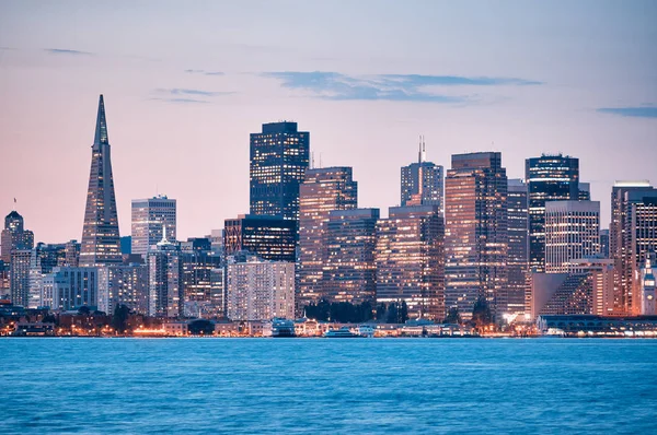 San Francisco bella skyine notte, California — Foto Stock