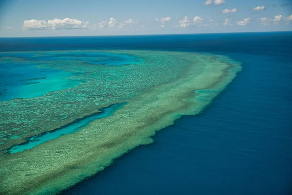 Natural Great Barrier Reef in Queensland. Vue aérienne de la nature — Photo