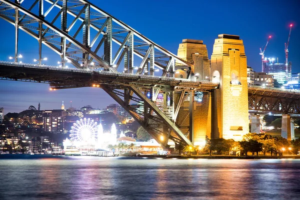 Sydney harbor hidat éjjel, Ausztrália — Stock Fotó