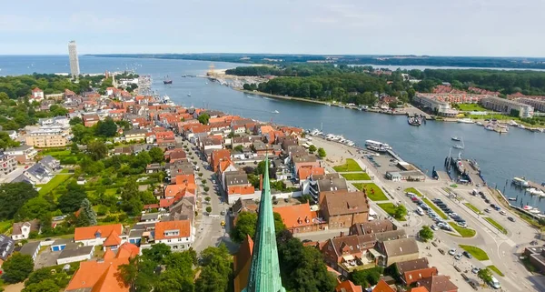 Luchtfoto van Travemünde bij zonsondergang, Duitsland — Stockfoto