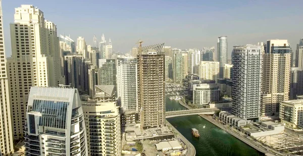 DUBAI - 5 DE DICIEMBRE DE 2016: Vista aérea del rascacielos Dubai Marina —  Fotos de Stock