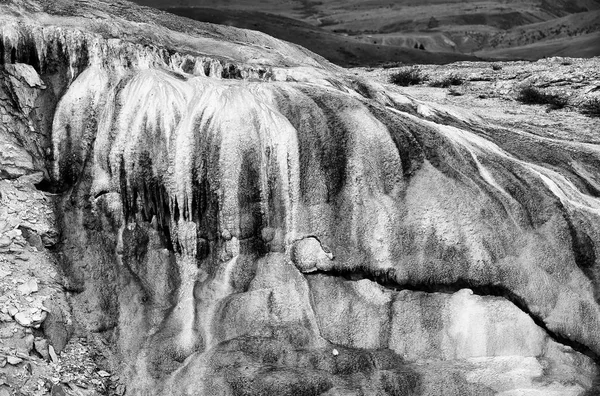 Mammoth Hot Springs nel Parco Nazionale di Yellowstone, Wyoming — Foto Stock